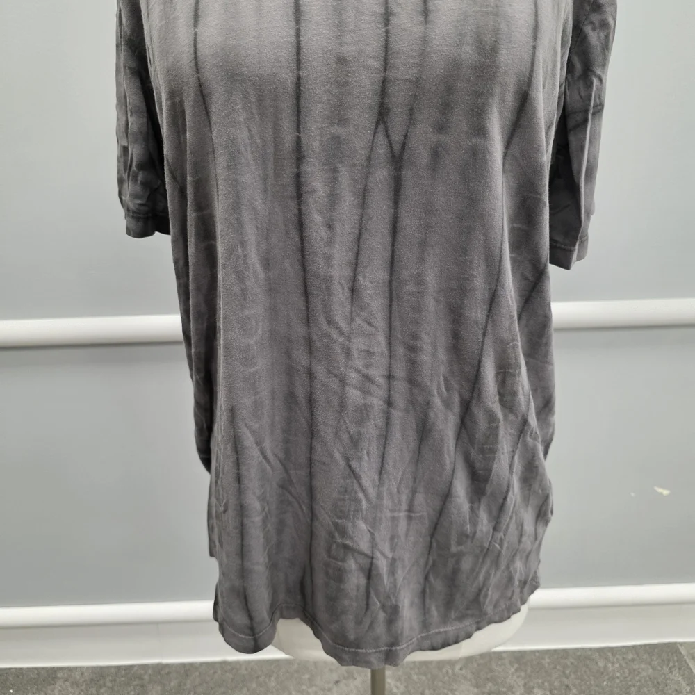 Men's Gray Tie-Dye Short Sleeve Tee - Picture 4 of 9